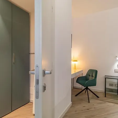 Aurealiving - Premium With Air Conditioning, Fast Wifi And Free Gym Apartment Rome