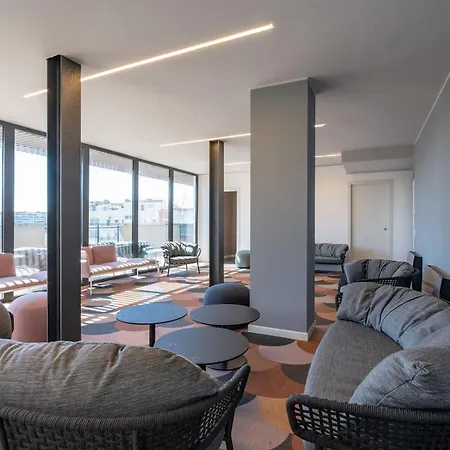 Aurealiving - Premium With Air Conditioning, Fast Wifi And Free Gym