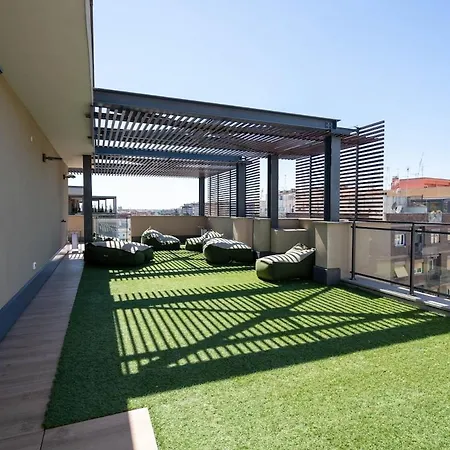 Aurealiving - Premium With Air Conditioning, Fast Wifi And Free Gym *