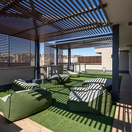 Aurealiving - Premium With Air Conditioning, Fast Wifi And Free Gym