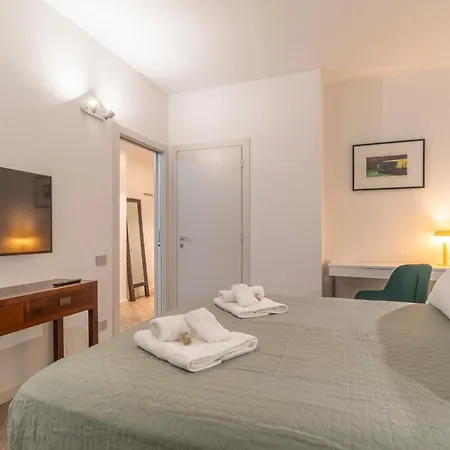 Aurealiving - Premium With Air Conditioning, Fast Wifi And Free Gym