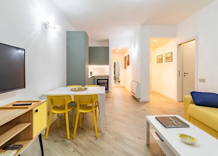 Aurealiving - Premium With Air Conditioning, Fast Wifi And Free Gym *