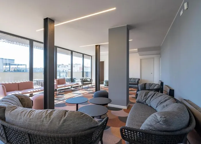 Aurealiving - Premium With Air Conditioning, Fast Wifi And Free Gym