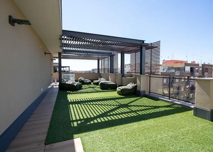 Aurealiving - Premium With Air Conditioning, Fast Wifi And Free Gym *