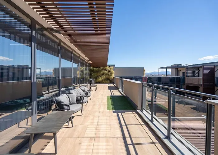 Aurealiving - Premium With Air Conditioning, Fast Wifi And Free Gym