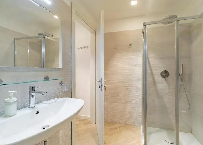 Aurealiving - Premium With Air Conditioning, Fast Wifi And Free Gym